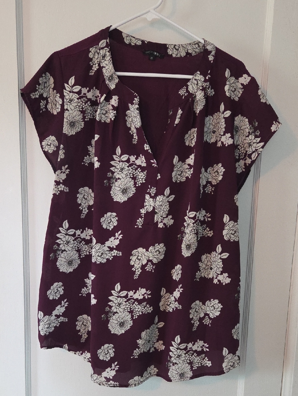 Women's Floral Split-Neck Blouse - Burgundy Papermoon